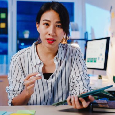 A professional woman try to showing she want to teach you how to learn.